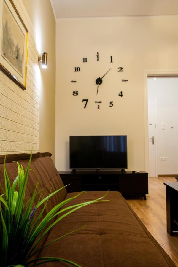 "Tsiftsis" City Apartments Kiáton Esterno foto